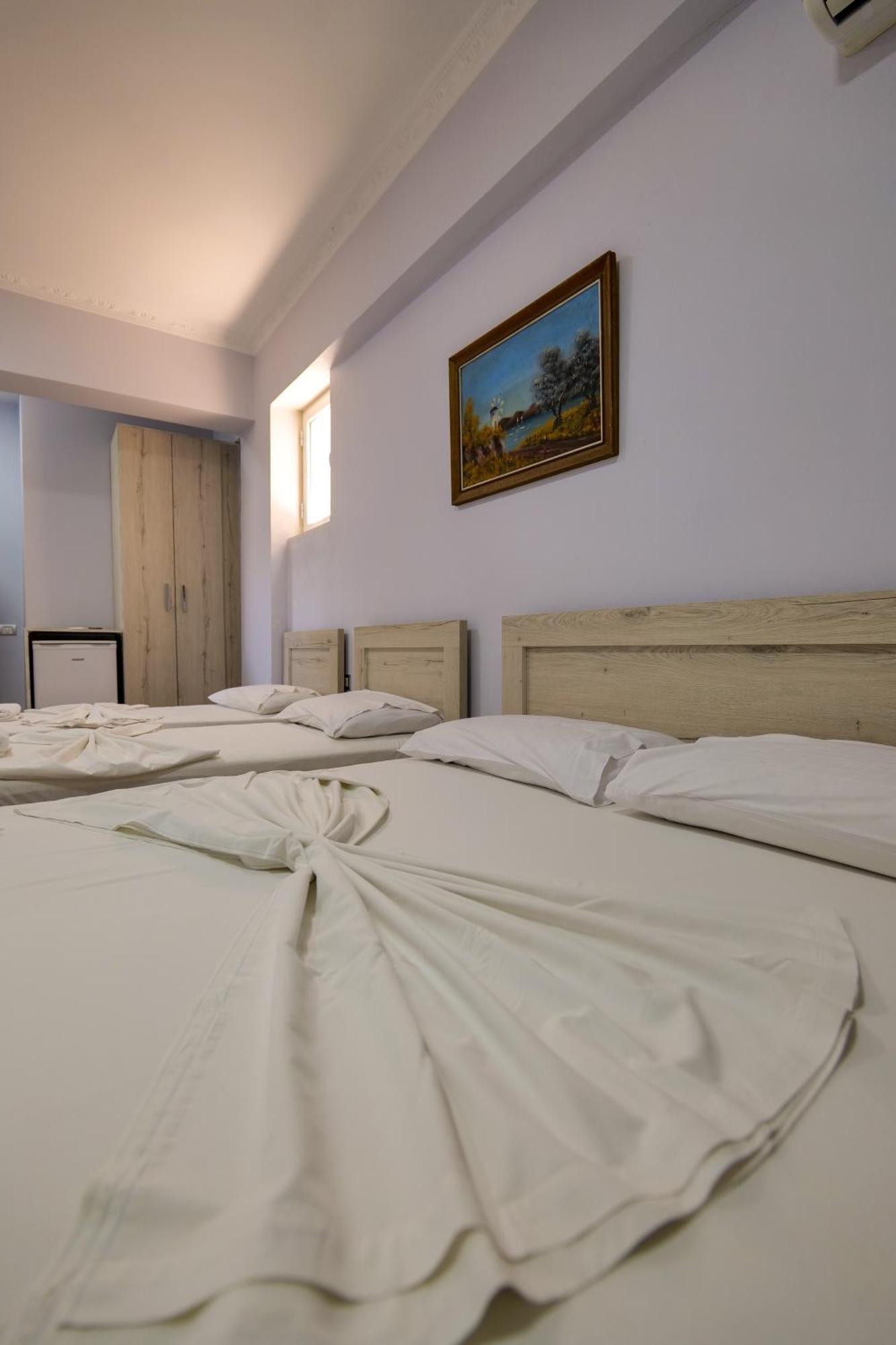 Hotel Billy Химара Экстерьер фото