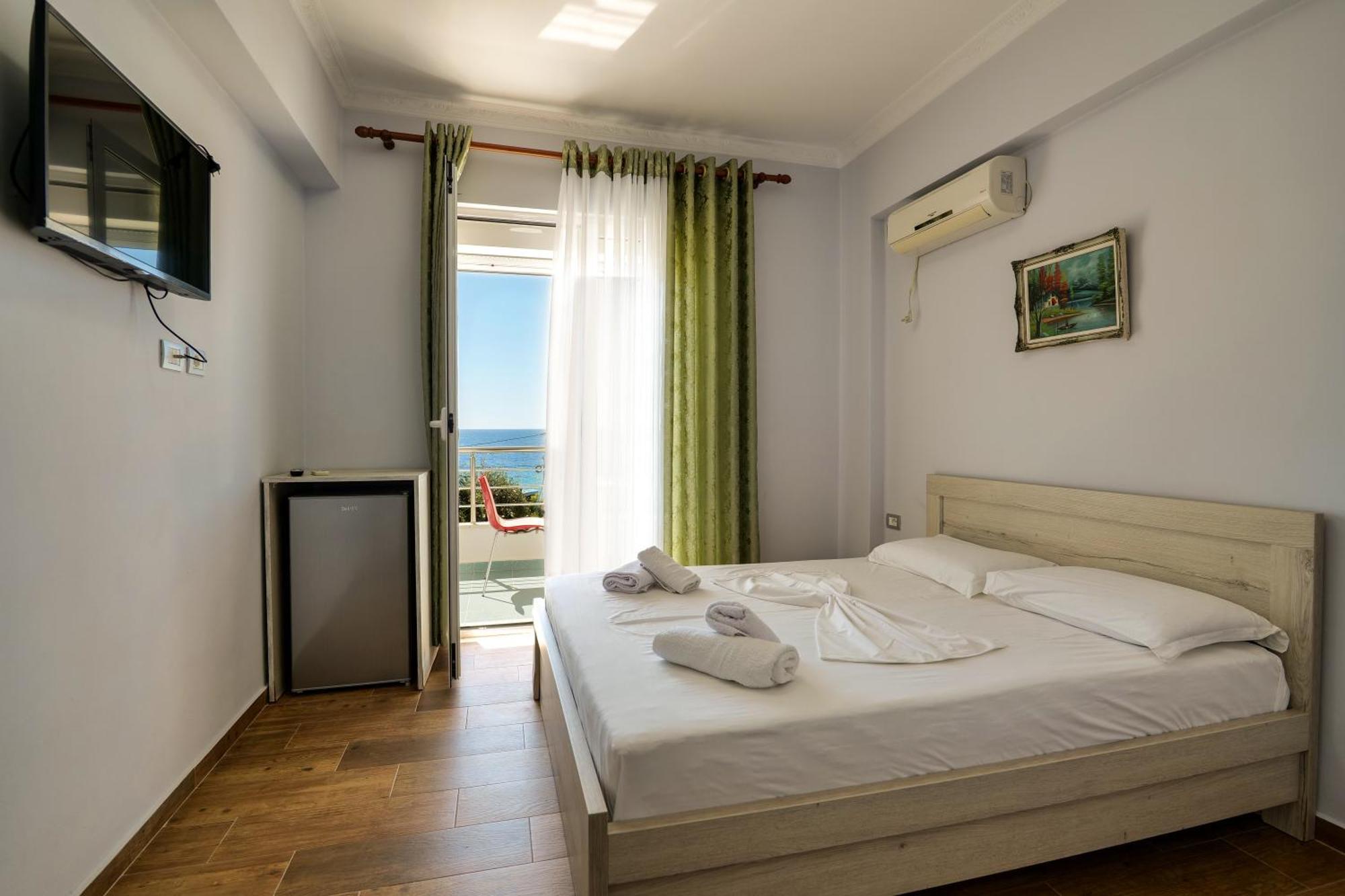 Hotel Billy Химара Экстерьер фото